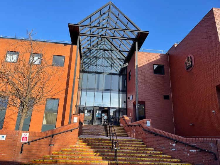 Leicester Time: LEICESTER MAN JAILED AFTER ADMITTING SEXUAL ACTIVITY WITH A CHILD