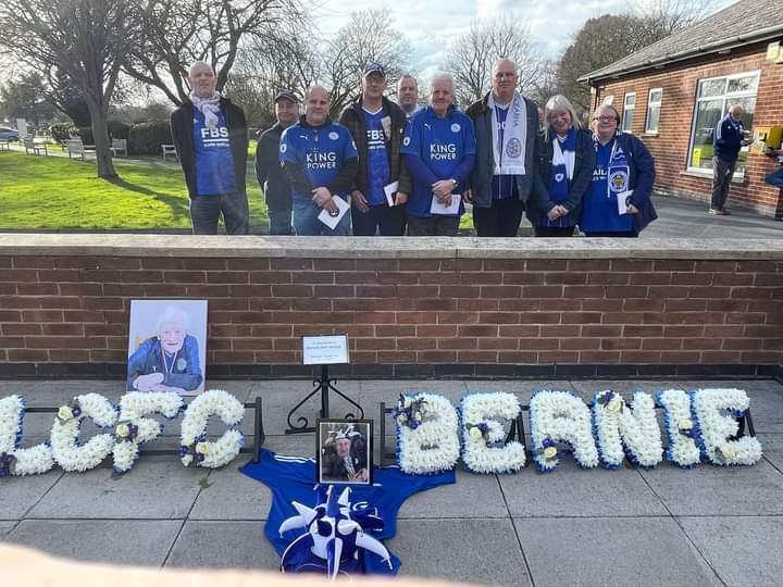 Leicester Time: FOXES FANS OUT IN FORCE FOR FUNERAL OF BERNIE HENSON
