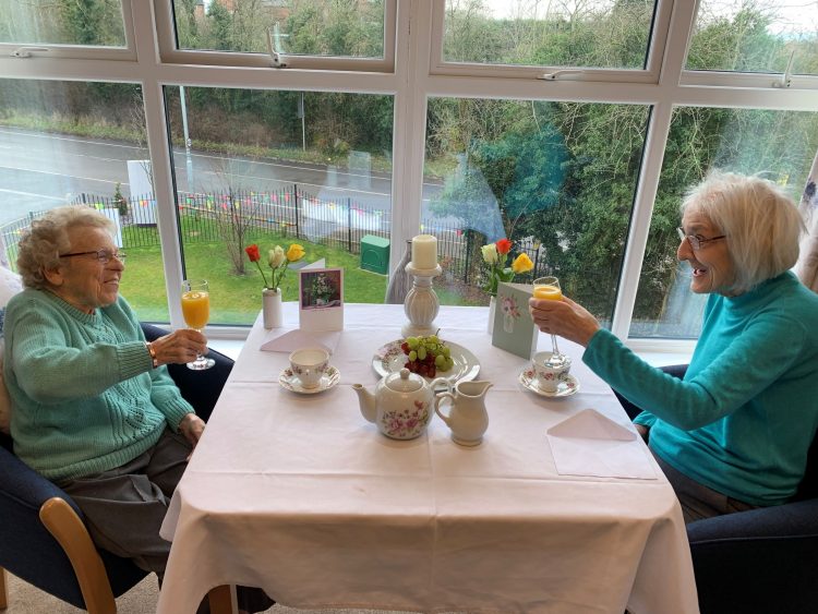 Leicester Time: GOOD FRIENDS BECOME GOOD NEIGHBOURS AT ROTHLEY CARE HOME