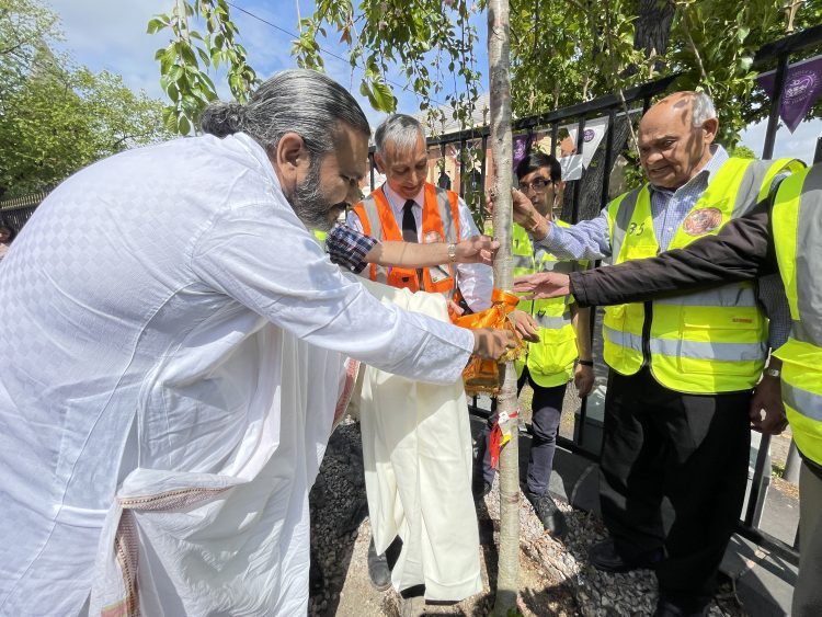 Leicester Time: LEICESTER TREE PLANTING CEREMONY MARKS QUEEN'S PLATINUM JUBILEE