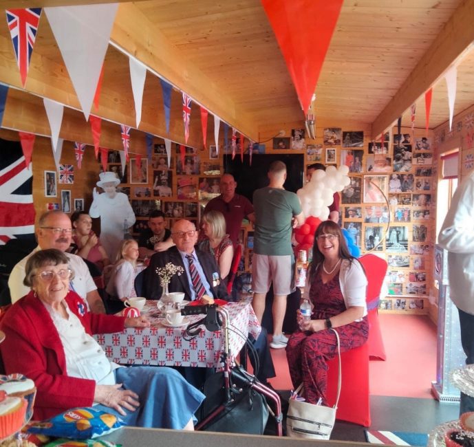 Leicester Time: POPULAR PENSIONERS OPEN 'CAFE ROYAL' IN THRINGSTONE TO MARK PLATINUM JUBILEE