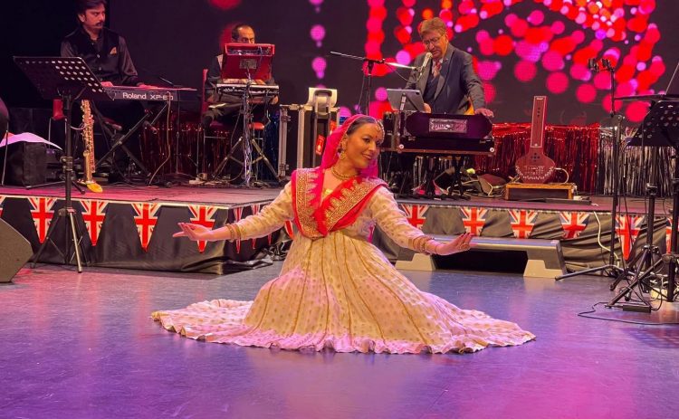 Leicester Time: MUSICAL EXTRAVAGANZA MARKS PLATINUM JUBILEE AT LEICESTER'S PEEPUL CENTRE