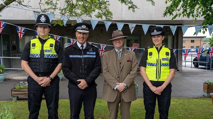 Leicester Time: LEICESTERSHIRE POLICE: BRINGING BACK THE HELMET FOR THE CROWN
