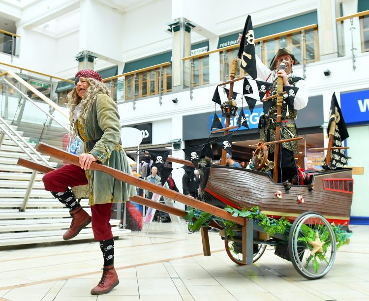 Leicester Time: JACK SPARROW LOOKALIKE CHARMS SHOPPERS AT LEICESTER HAYMARKET