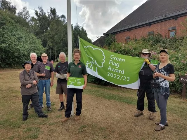 Leicester Time: OADBY & WIGSTON PARKS LAND GREEN FLAG AWARD FOR 15th TIME