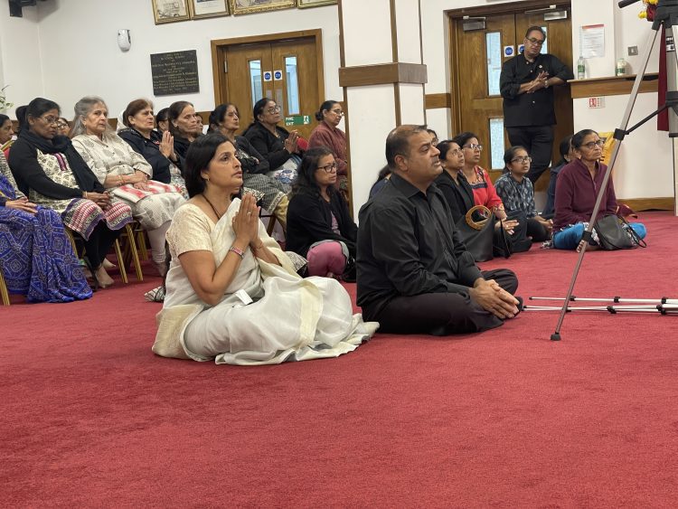 Leicester Time: HINDU COMMUNITY HOSTS TRIBUTE TO THE LATE QUEEN ELIZABETH II