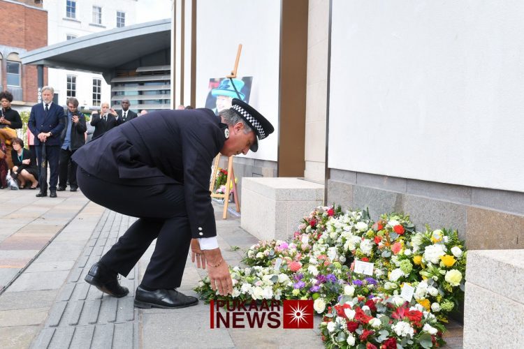 Leicester Time: Flowers Laid for The Queen [Gallery]