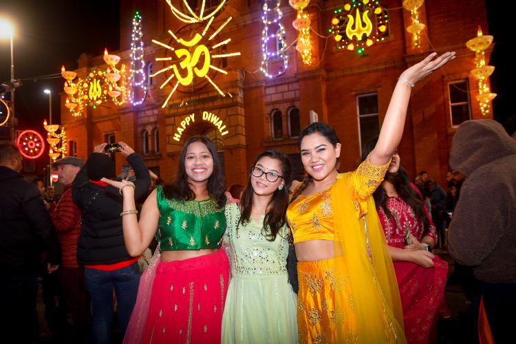 Leicester Time: THOUSANDS FLOCK TO LEICESTER FOR VIBRANT DIWALI DAY CELEBRATIONS