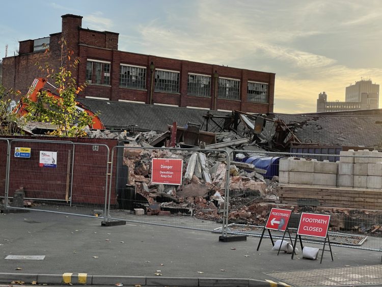 Leicester Time: LEICESTER PARTYGOERS REMINISCE AS 'KRYSTALS' CONTINUES TO BE DEMOLISHED