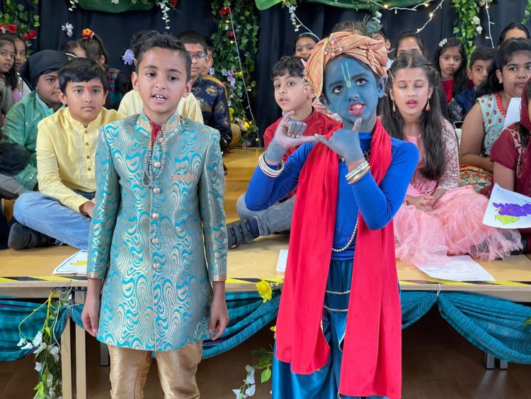 Leicester Time: DIWALI PLAY GOES AHEAD FOR THE FIRST TIME IN 3 YEARS AT LEICESTER SCHOOL