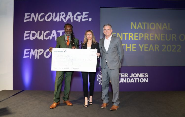 Leicester Time: "EXCEPTIONAL" LEICESTER STUDENT CROWNED 'ENTREPRENEUR OF THE YEAR'