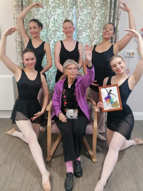 Leicester Time: Quorn Care Home Hosts a Magical Surprise for 84-year-old Former Ballerina 