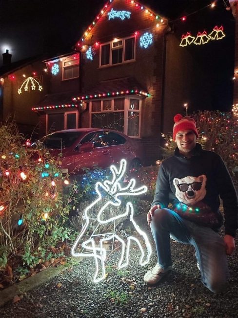 Leicester Time: Mega-Watt Christmas Display Lights up Leicestershire Village for Charity