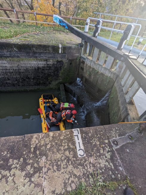 Leicester Time: Swan Has 'Lock-y Escape' After Being Rescued From Leicester Canal