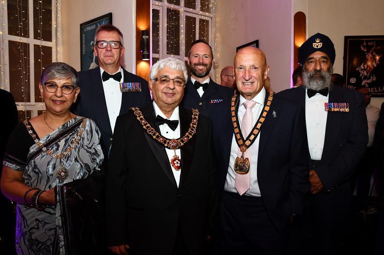 Leicester Time: Winners revealed at this year's spectacular Leicestershire Curry Awards!